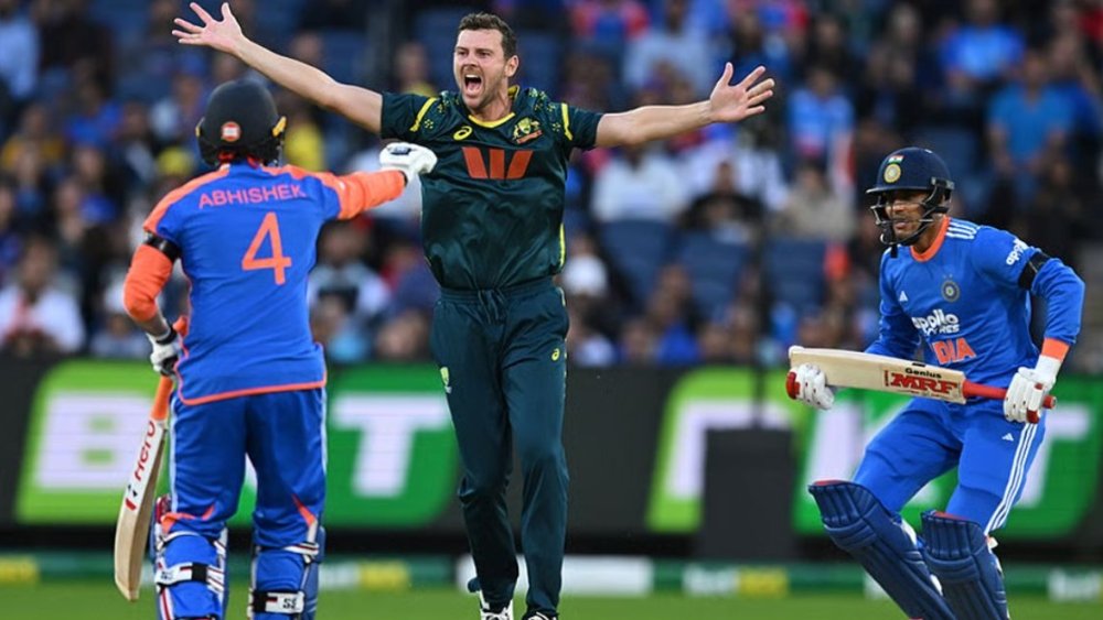 Australia Beat India by 4 Wickets in 2nd T20I at MCG