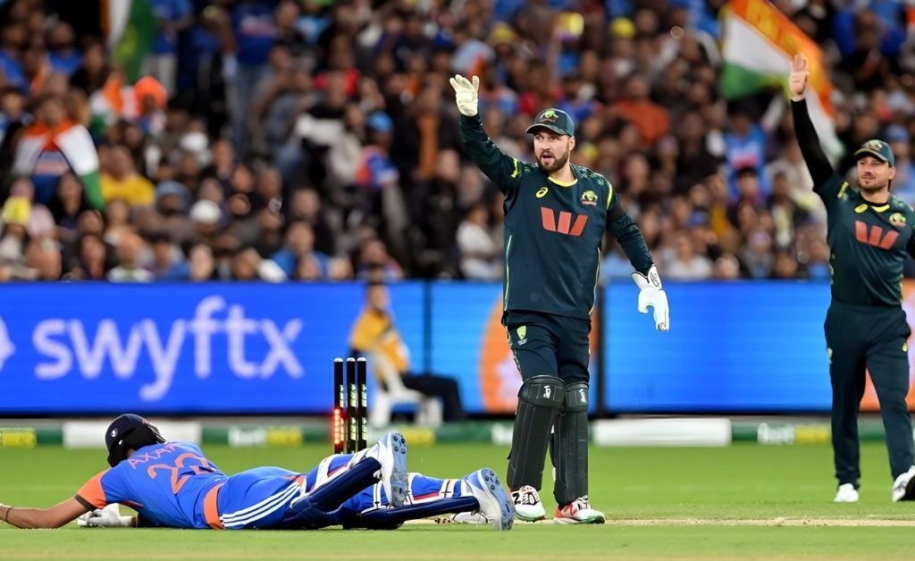 India All Out for 125 in 2nd T20I at MCG